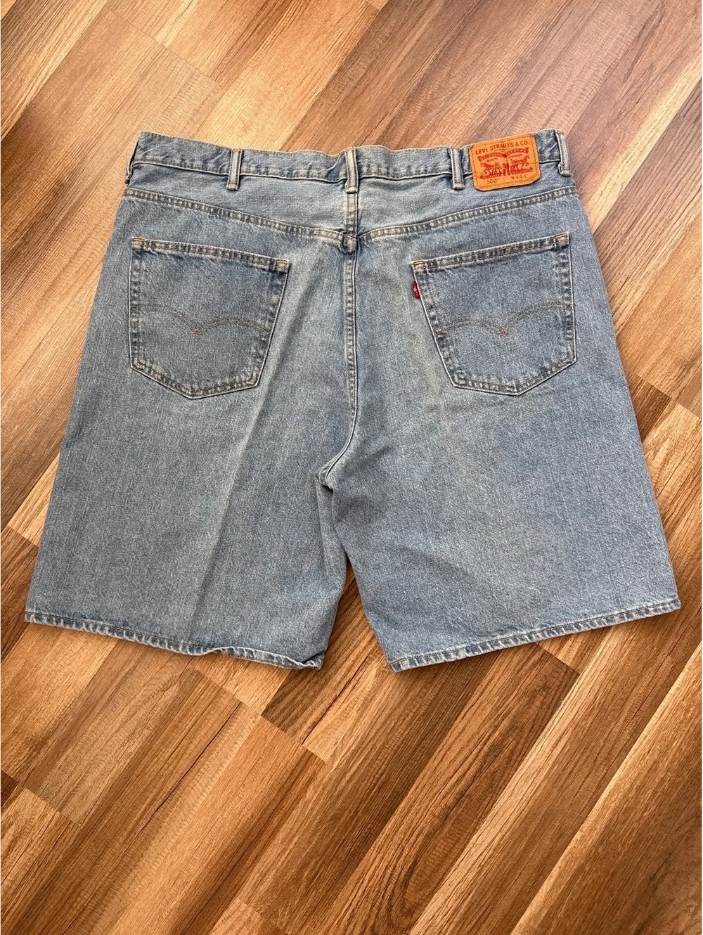 Levi's 550 Relaxed Fit Denim Shorts Men's 44 Light Wash Jean Shorts Classic